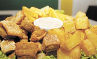 O Boteco do Lu serve almoço executivo aos sábados e domingos, a partir das 11 horas
